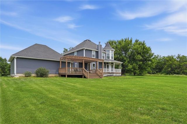 25290 Quivira Road, Louisburg, KS 66053