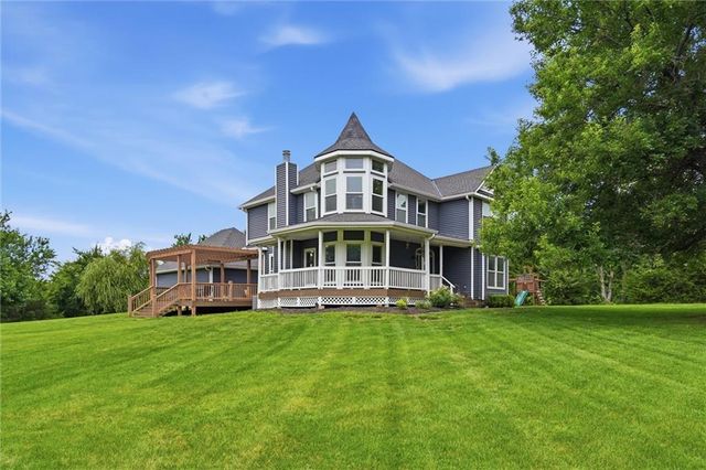 25290 Quivira Road, Louisburg, KS 66053