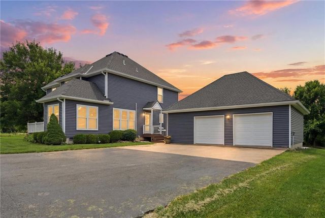 25290 Quivira Road, Louisburg, KS 66053