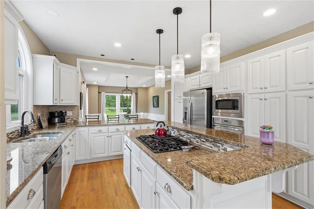 25290 Quivira Road, Louisburg, KS 66053