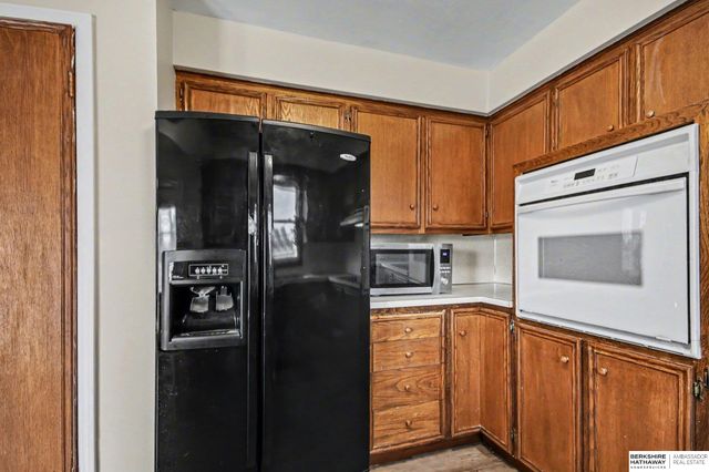 20751 Emmet Street, Omaha, NE 68022