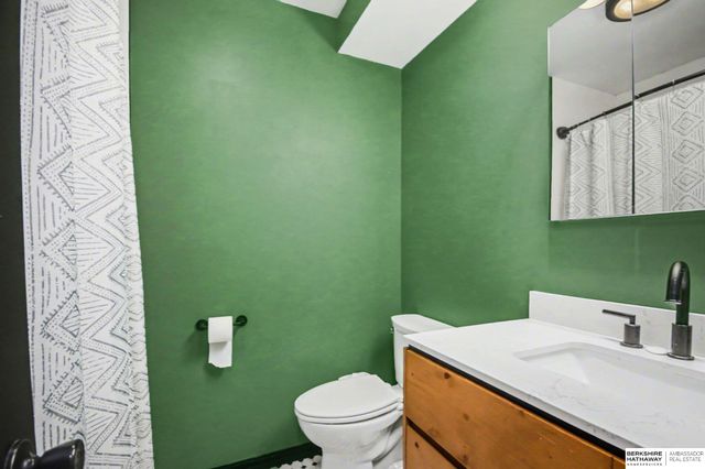 20751 Emmet Street, Omaha, NE 68022