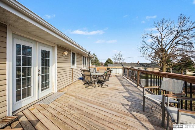 20751 Emmet Street, Omaha, NE 68022