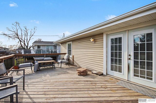 20751 Emmet Street, Omaha, NE 68022