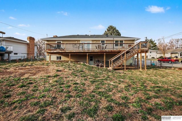 20751 Emmet Street, Omaha, NE 68022