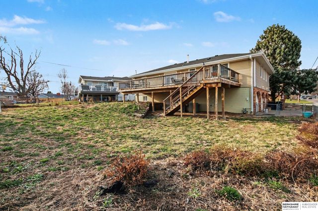 20751 Emmet Street, Omaha, NE 68022