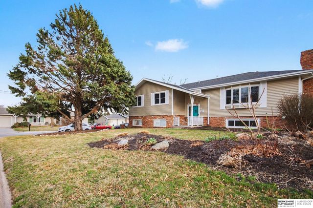 20751 Emmet Street, Omaha, NE 68022