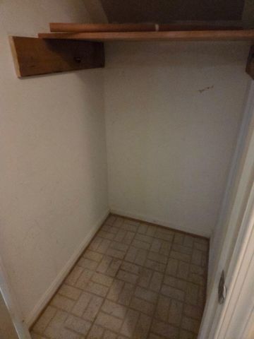 9031 PINEY GROVE DR, Fairfax, VA 22031