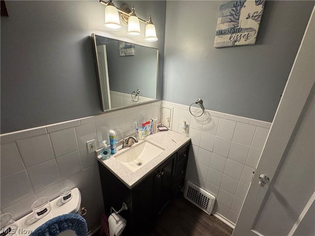 14622 Superior Road, Cleveland, OH 44118