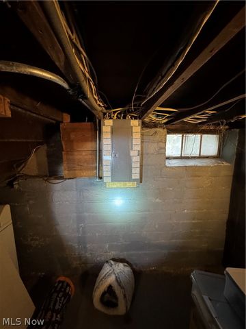 14622 Superior Road, Cleveland, OH 44118