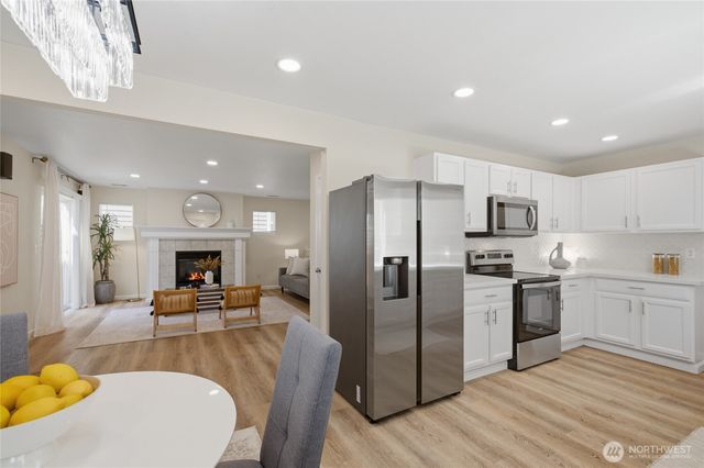 9229 227th Avenue NE, Redmond, WA 98053