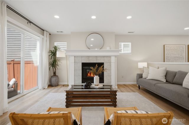 9229 227th Avenue NE, Redmond, WA 98053