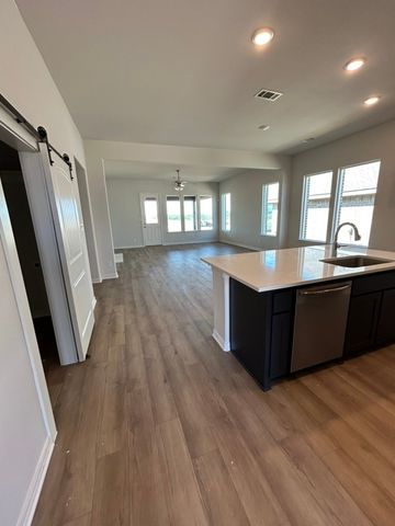 3522 Helena Street, Gainesville, TX 76240