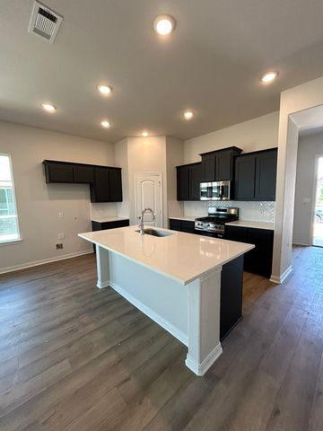 3522 Helena Street, Gainesville, TX 76240