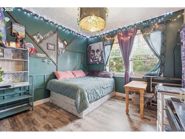 1701 WEBB LAKE Dr, Silverton, OR 97381