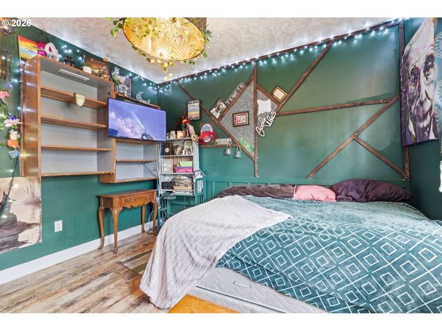 1701 WEBB LAKE Dr, Silverton, OR 97381