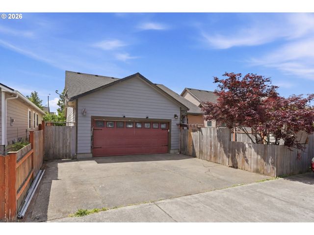 1701 WEBB LAKE Dr, Silverton, OR 97381