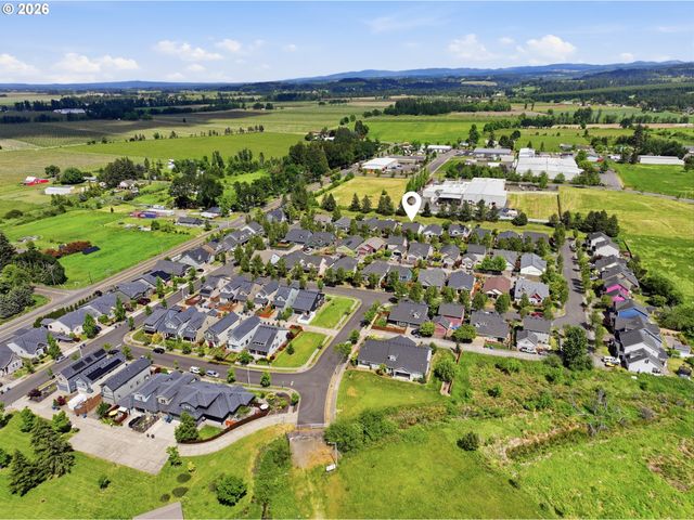 1701 WEBB LAKE Dr, Silverton, OR 97381