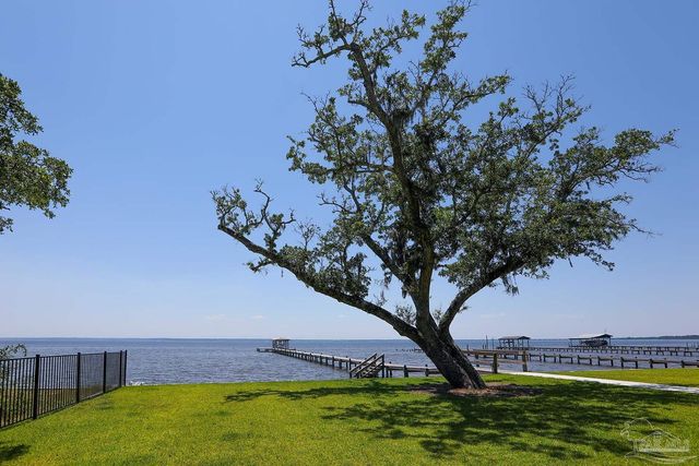 2009 Eventide Rd, Milton, FL 32583