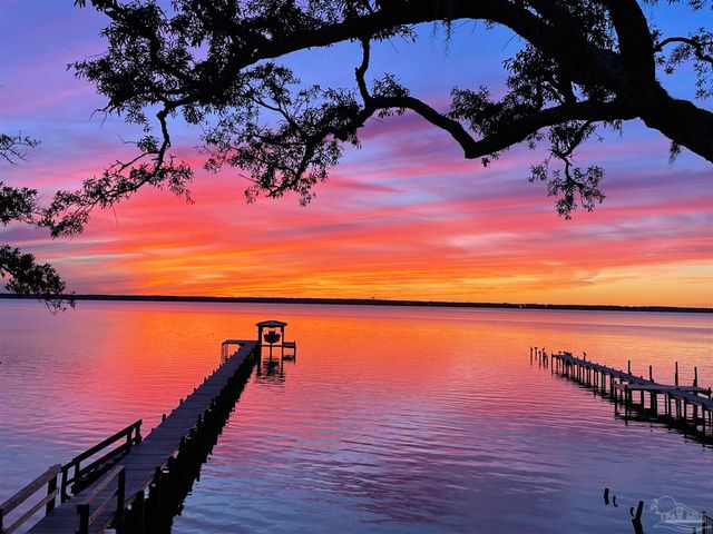 2009 Eventide Rd, Milton, FL 32583