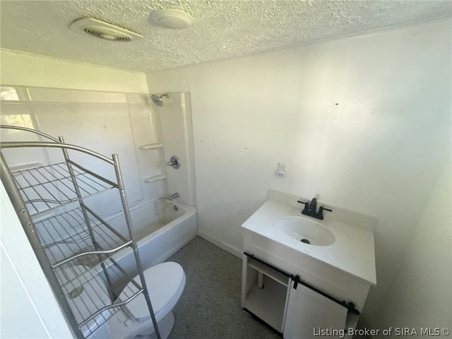 35 N McKinley Street, Campbellsburg, IN 47108