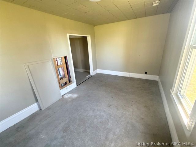 35 N McKinley Street, Campbellsburg, IN 47108