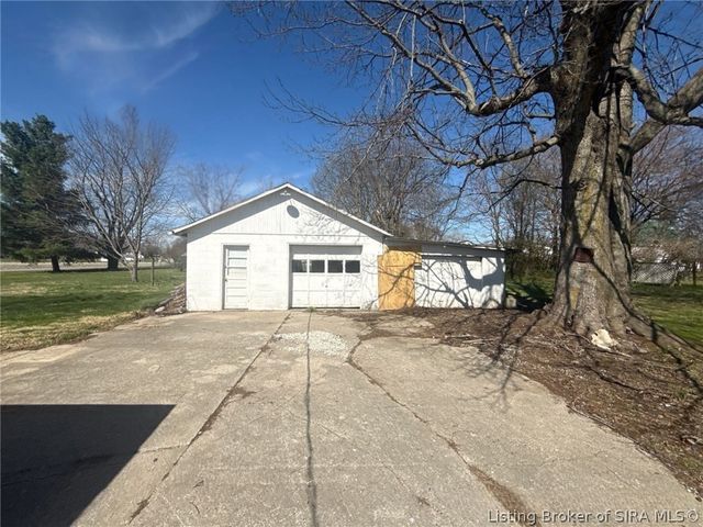 35 N McKinley Street, Campbellsburg, IN 47108