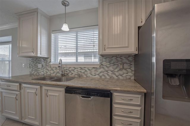 13715 Ludgate Pass, Houston, TX 77034