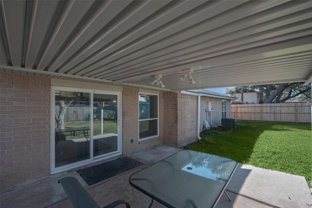 13715 Ludgate Pass, Houston, TX 77034