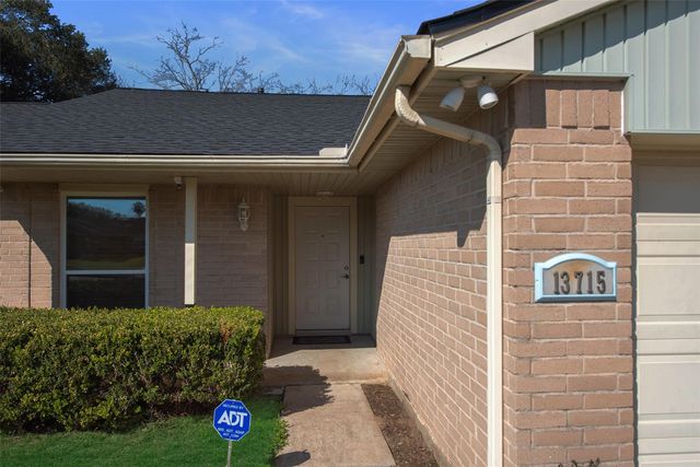 13715 Ludgate Pass, Houston, TX 77034