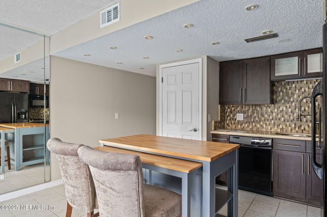 1107 1ST Street S B, Jacksonville Beach, FL 32250