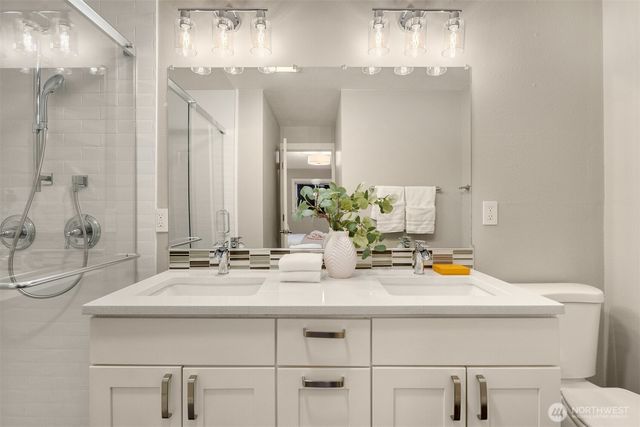 7010 NE 153rd Place, Kenmore, WA 98028