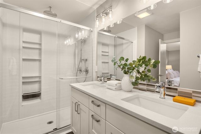 7010 NE 153rd Place, Kenmore, WA 98028