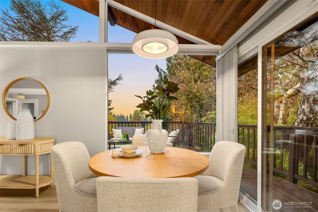 7010 NE 153rd Place, Kenmore, WA 98028