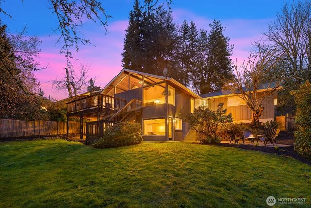 7010 NE 153rd Place, Kenmore, WA 98028