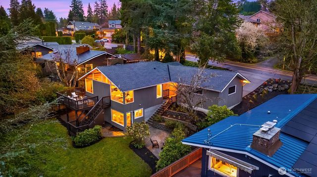 7010 NE 153rd Place, Kenmore, WA 98028