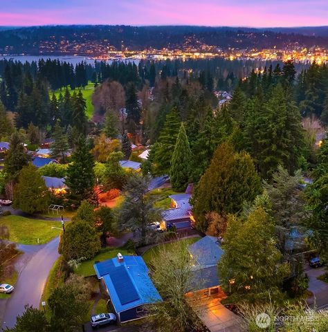 7010 NE 153rd Place, Kenmore, WA 98028