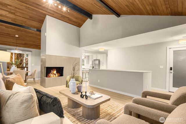 7010 NE 153rd Place, Kenmore, WA 98028