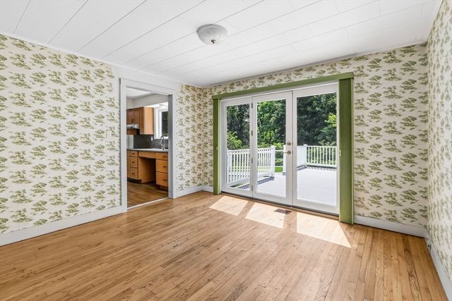 26 S Park Ter, Northampton, MA 01060