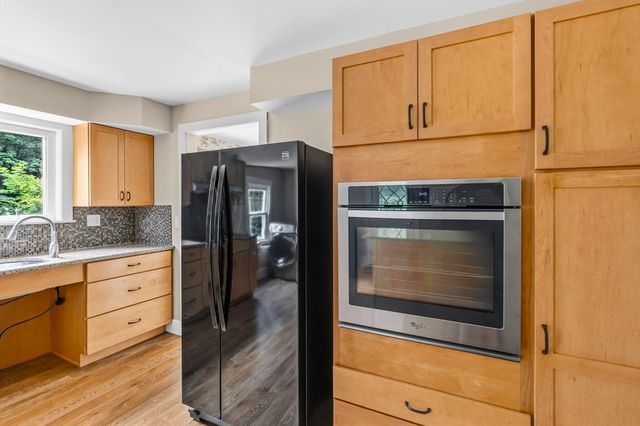 26 S Park Ter, Northampton, MA 01060