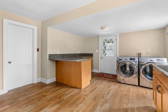 26 S Park Ter, Northampton, MA 01060
