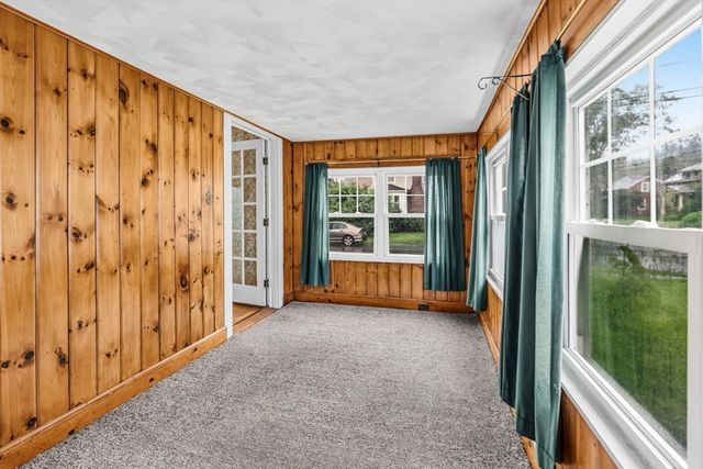 26 S Park Ter, Northampton, MA 01060