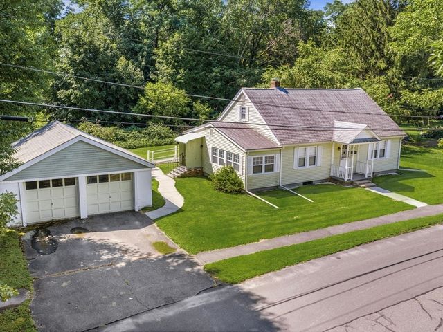 26 S Park Ter, Northampton, MA 01060