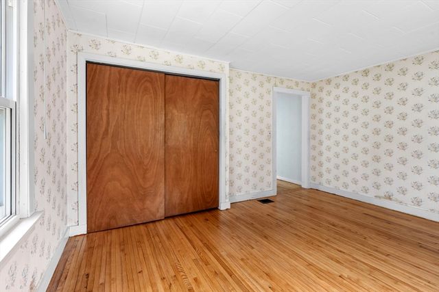 26 S Park Ter, Northampton, MA 01060