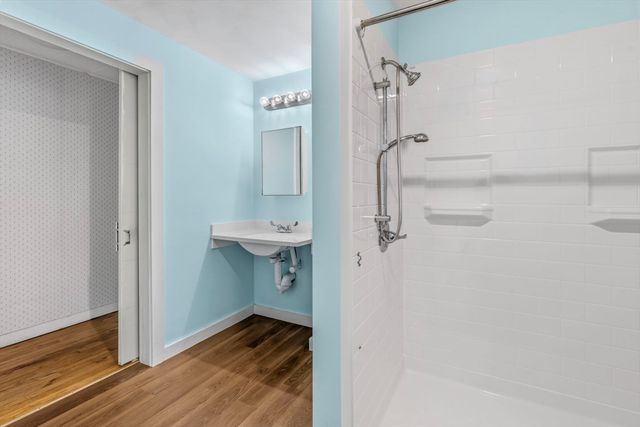 26 S Park Ter, Northampton, MA 01060