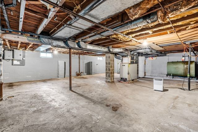 26 S Park Ter, Northampton, MA 01060