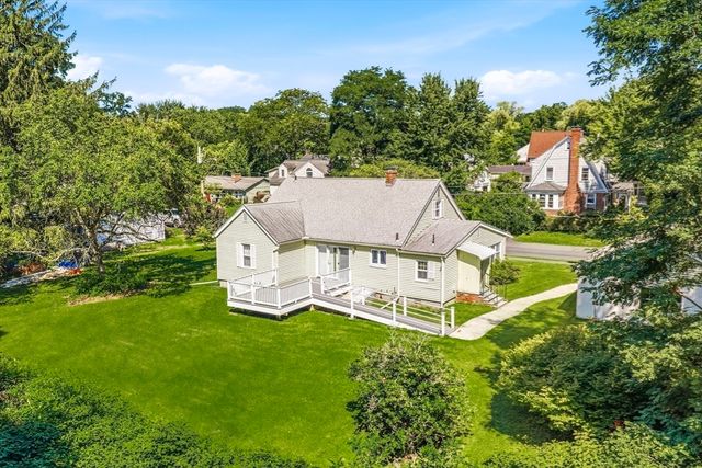 26 S Park Ter, Northampton, MA 01060
