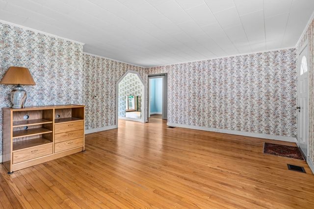26 S Park Ter, Northampton, MA 01060
