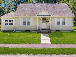 26 S Park Ter, Northampton, MA 01060