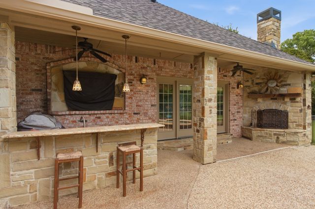 303 Highland Court, Double Oak, TX 75077